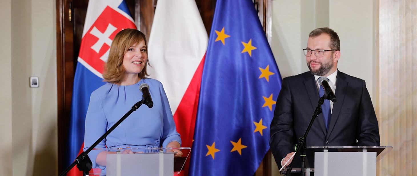 Na zdjęciu uczestnicy spotkania, Veronika Remišová, wicepremier Republiki Słowackiej oraz minister Grzegorz Puda